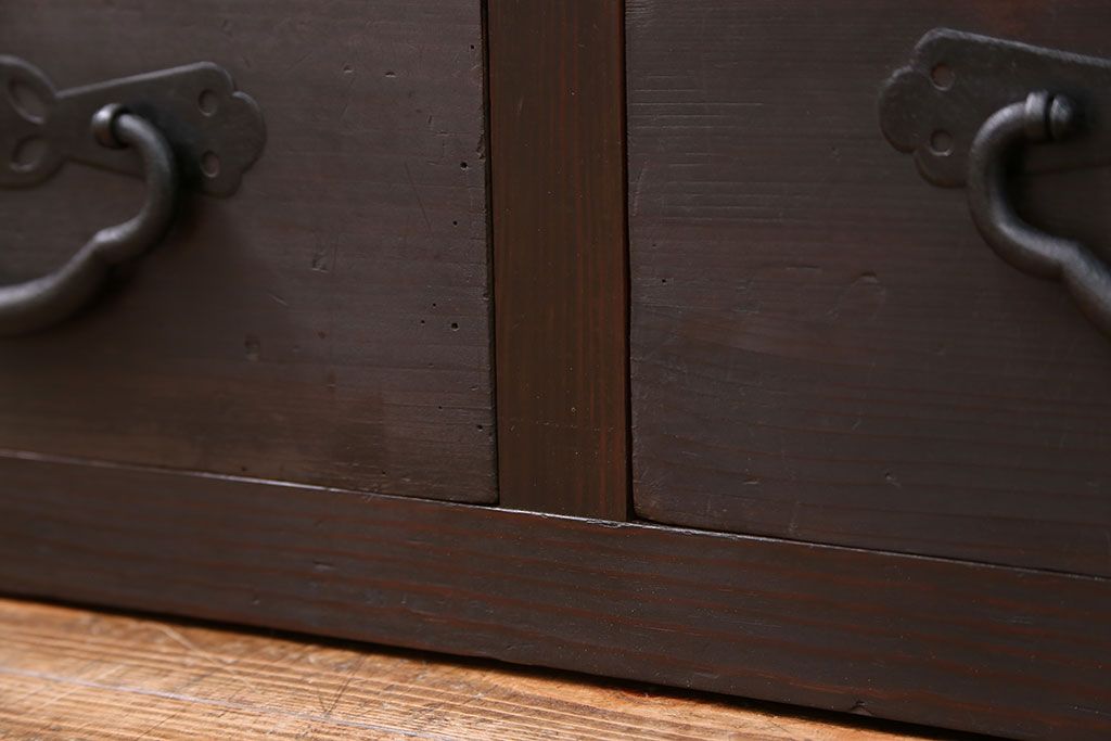 アンティーク家具　古民具・骨董 シックな収納箪笥サイドボード(水屋箪笥、帳場箪笥)