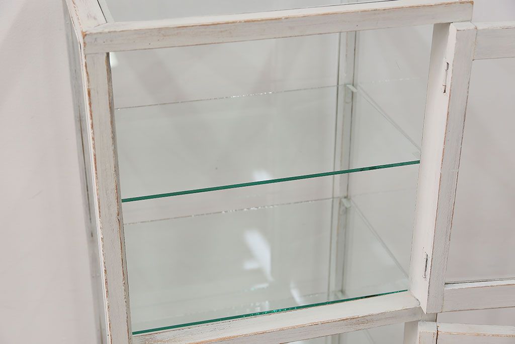 アンティーク家具　アンティークペイント 古いパン屋の縦型ガラスケース(ショーケース)