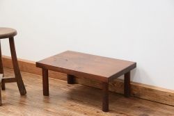 アンティーク家具　古民具・骨董 シンプルで小さなテーブル(机、花台)