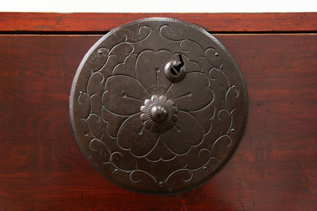 アンティーク家具　古民具・骨董 前面栗材の二段重ね米沢箪笥(時代箪笥)