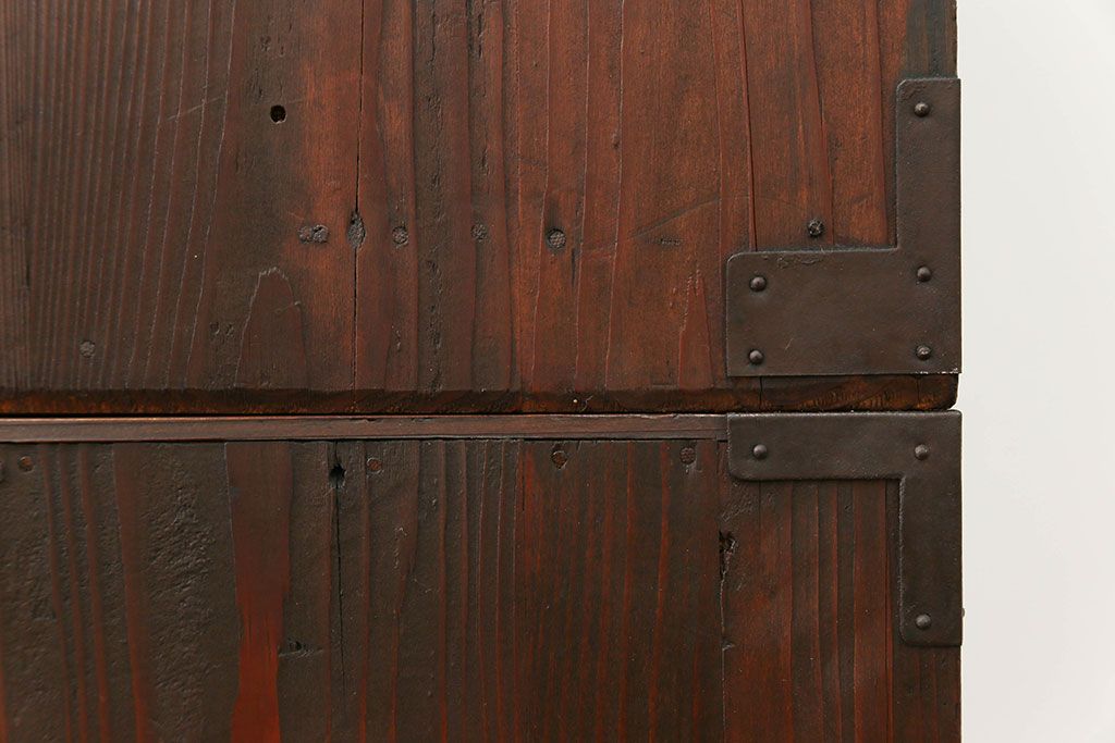 アンティーク家具　古民具・骨董 前面栗材の二段重ね米沢箪笥(時代箪笥)