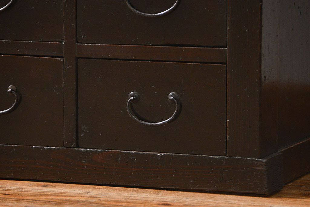 アンティーク家具　古民具・骨董 古作造り　簡素な造りの19杯引き出し(時代箪笥、水屋箪笥、薬箪笥)