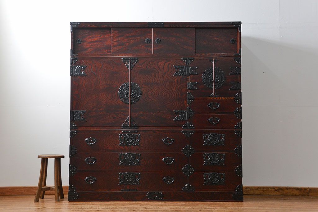 中古　伝統工芸品 岩谷堂箪笥　特大整理箪笥　定価約130万円(衣装箪笥、チェスト)