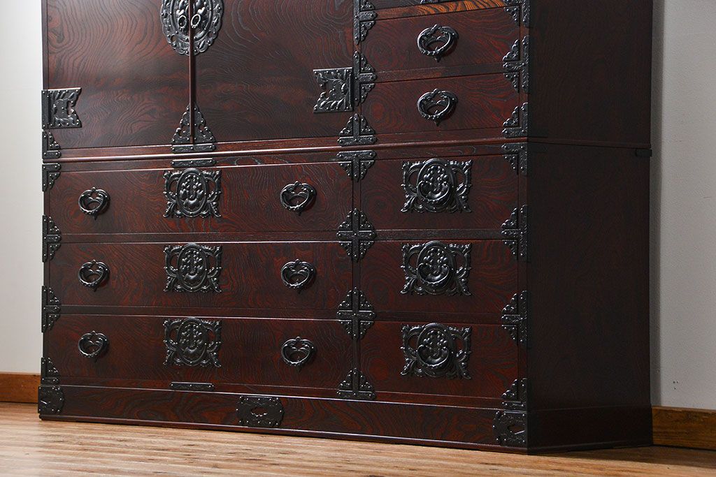 中古　伝統工芸品 岩谷堂箪笥　特大整理箪笥　定価約130万円(衣装箪笥、チェスト)