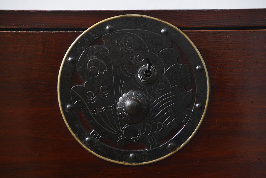 古民具・骨董 極上美品　蝶覆輪金具　前面栗材　米沢箪笥(時代箪笥)　