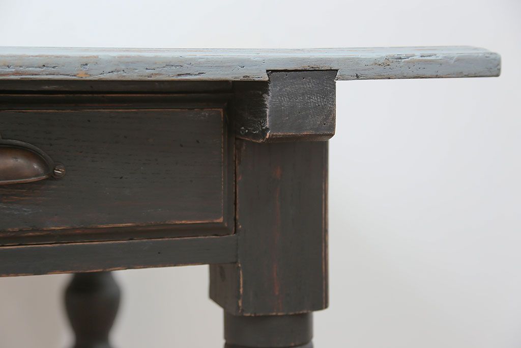 アンティーク家具　アンティークペイント　古い洋館で使われていたお洒落な平机(テーブル・デスク)