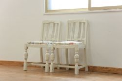 アンティーク家具　イギリスアンティーク ペイントのかわいいダイニングチェア2脚セット(1)(椅子、イス)
