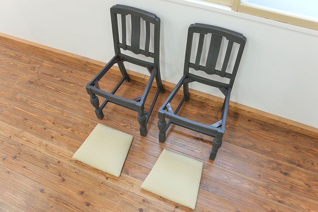 アンティーク家具　イギリスアンティーク ペイントのかわいいダイニングチェア2脚セット(2)(椅子、イス)