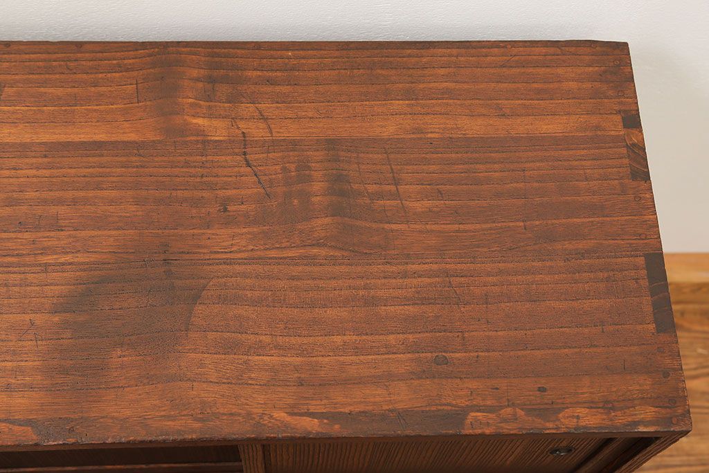 レトロ家具　アンティーク 古い桐材のレトロな小箪笥　(チェスト、桐箪笥、桐たんす)