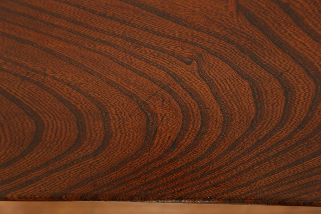 アンティーク家具　アンティーク 古い欅材　天板一枚板　杢目の素晴らしいセンターテーブル　(机、サイドテーブル)