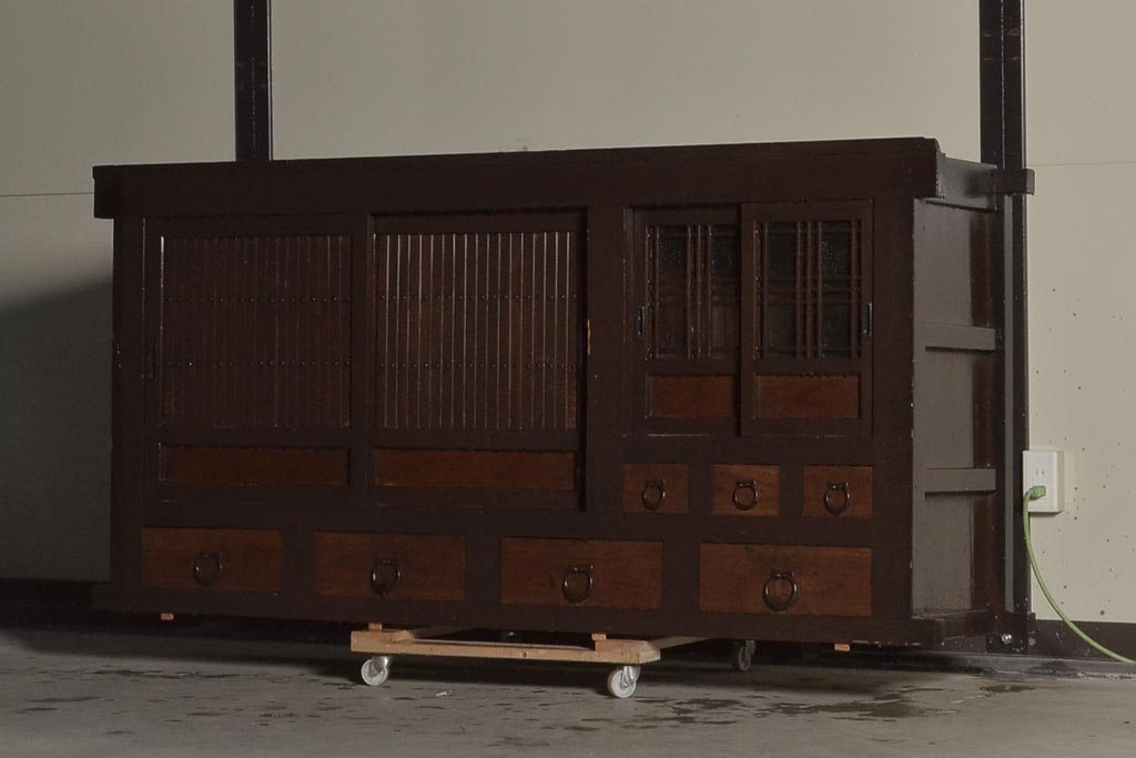 アンティーク家具　立派な六尺水屋箪笥サイドボード(収納棚)(R-036601)