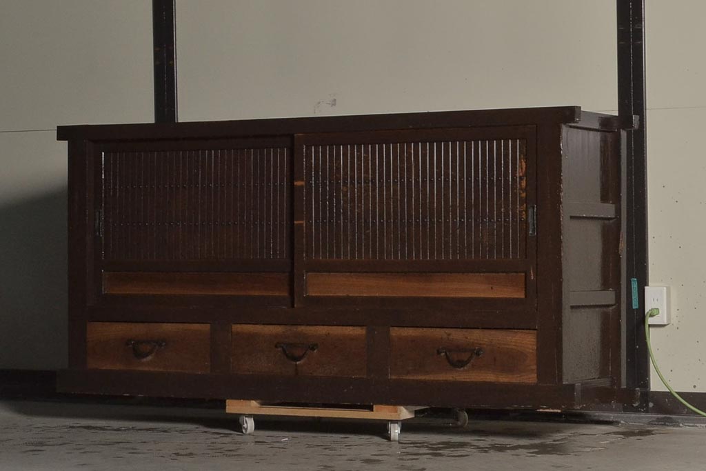 アンティーク家具　立派な六尺水屋箪笥サイドボード(収納棚)(R-036602)