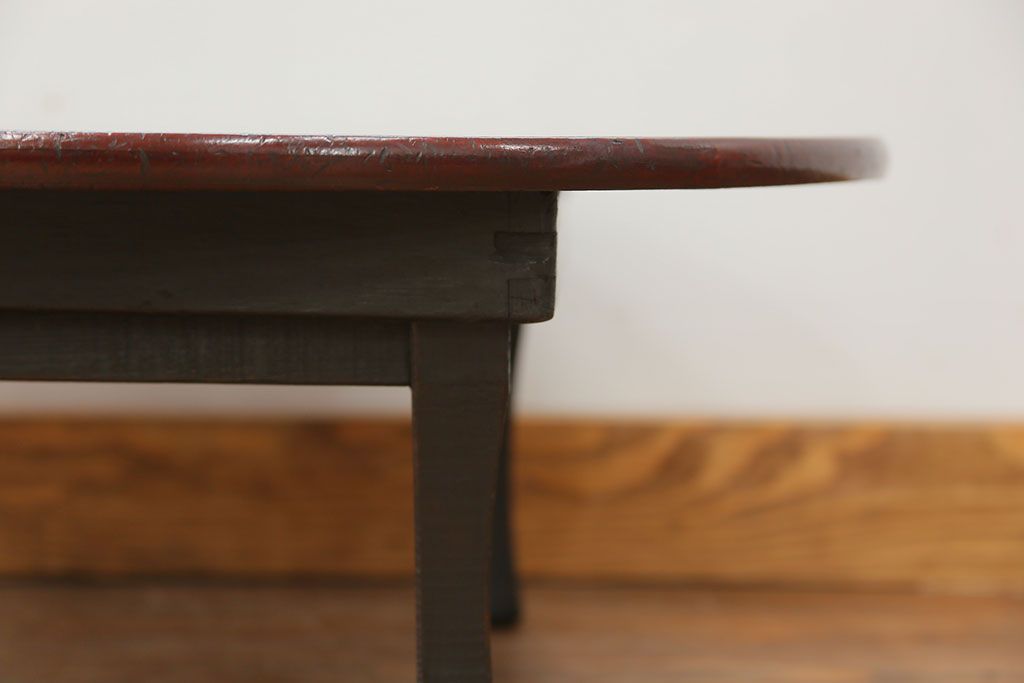 レトロ家具　昭和レトロ 漆塗りの小振りな丸型ちゃぶ台　(座卓、テーブル)