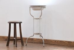 アンティーク雑貨　昭和レトロ スタンド付きのホーロー洗面器(シンク、手洗いスタンド)