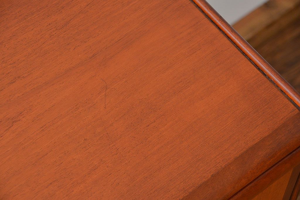 北欧家具 ロングサイズの北欧ビンテージ チーク材 サイドボード(リビングボード、キャビネット)