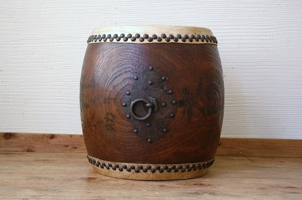アンティーク雑貨　極上美品!重厚な欅の刳り抜き和太鼓