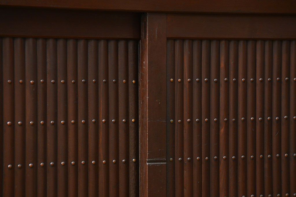 アンティーク家具　アンティーク 丸桟仕上げのモダンな6尺水屋箪笥 (キャビネット、食器棚、戸棚)