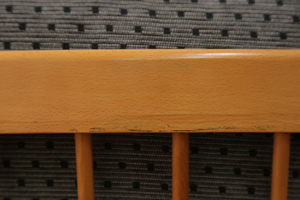 中古 カリモク家具のビンテージ品! レトロなアームチェア2脚セット(1人掛けソファ)