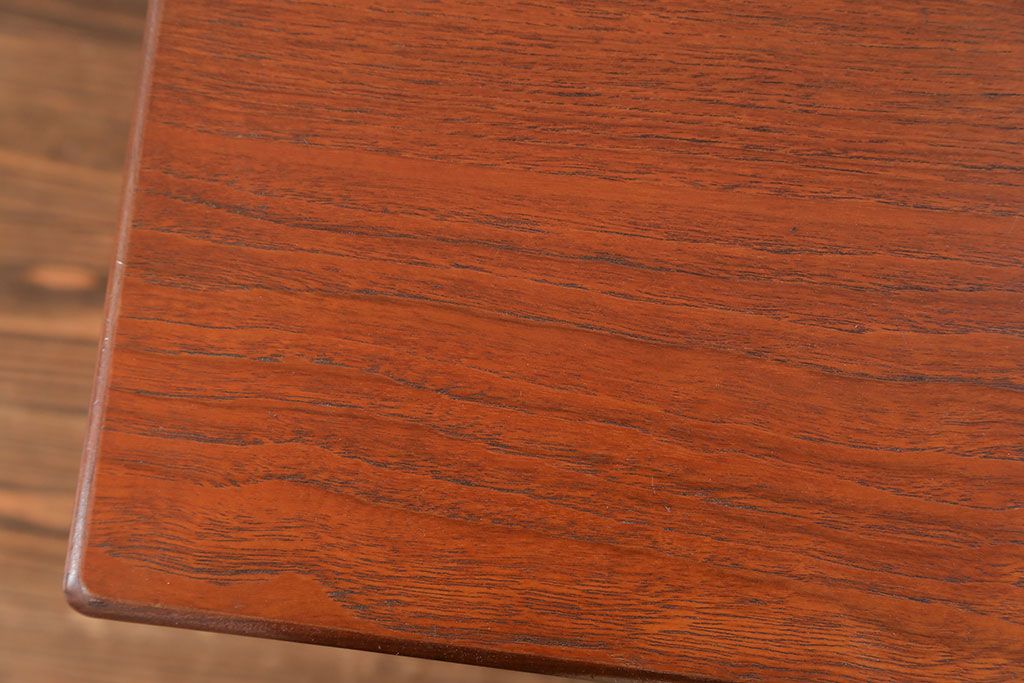 北欧家具G-PLAN(ジープラン)のビンテージ品　上質なサイドキャビネット(サイドテーブル)