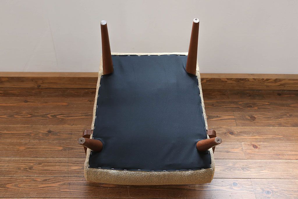 レトロ家具　昭和レトロ かわいいデザインのアンティークアームチェア(2)(ソファ、椅子、イス)