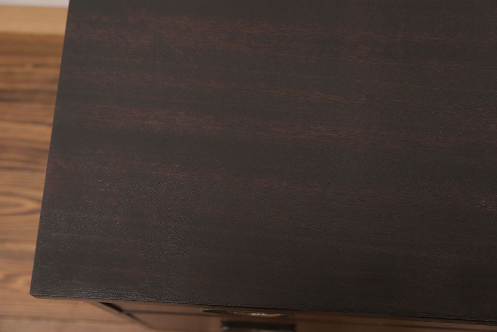 アンティーク家具　大正ロマン 全面黒檀材のシックな時代箪笥ローチェスト (ローボード)