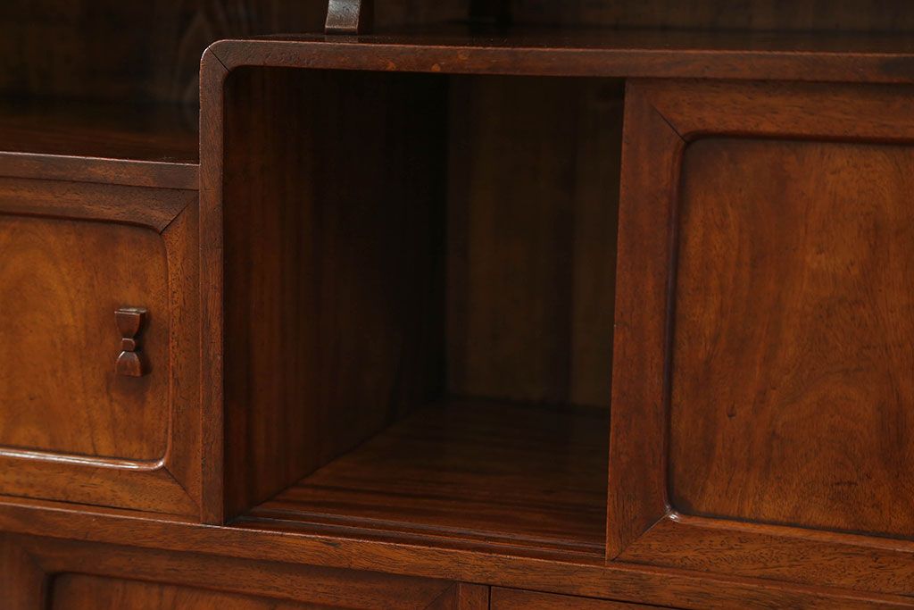 アンティーク家具　アンティーク 総クスノキ(楠)の重厚な高級茶箪笥