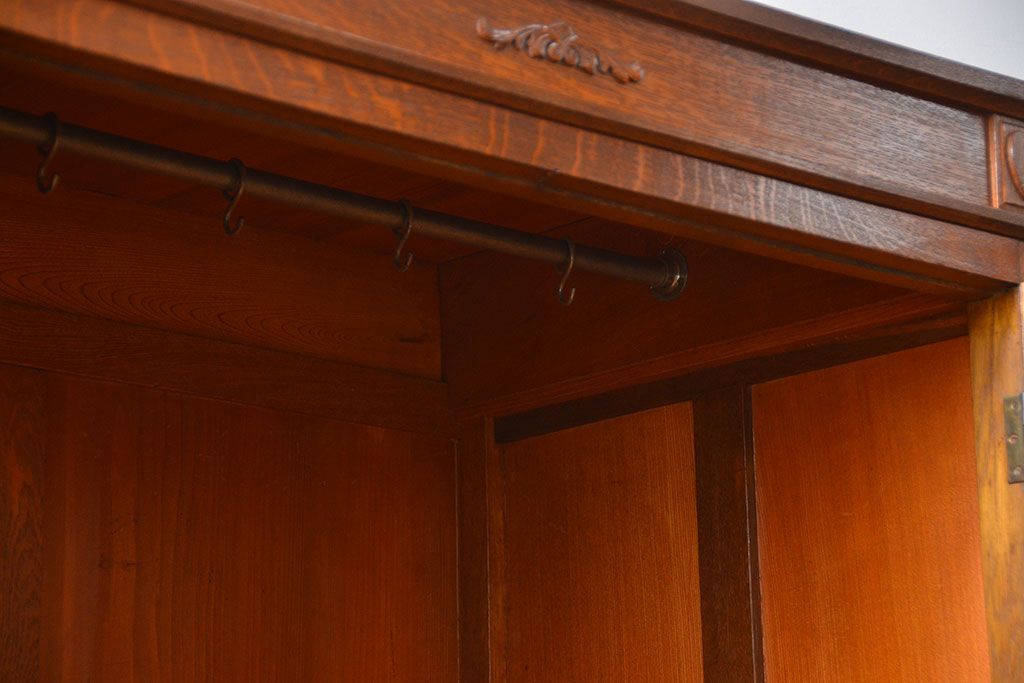 アンティーク家具　アンティーク 古いナラ材の上質なワードローブ(洋服タンス、洋服箪笥)