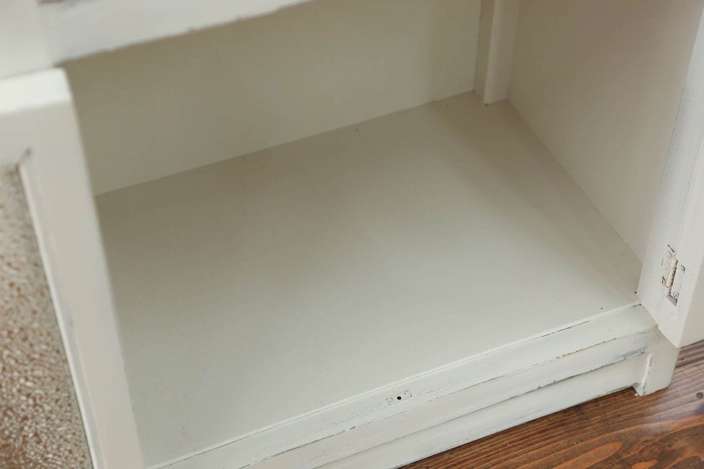 アンティーク家具　アンティークペイント ガラスの取っ手付き ダイヤガラスデンタルキャビネット(1)(収納棚、ケビント)