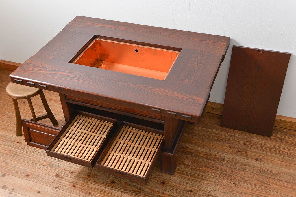 中古 杢目の美しいニレ材 重厚な囲炉裏ダイニングテーブルとダイニングチェア4脚セット