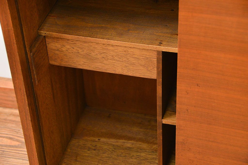 レトロ家具　アンティーク 1960年代 ミッドセンチュリーレトロな下駄箱(靴箱)