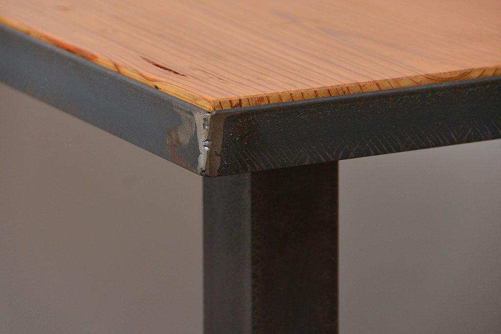 ラフジュ工房オリジナル 古材天板の重厚な鉄脚ダイニングテーブル(作業台)