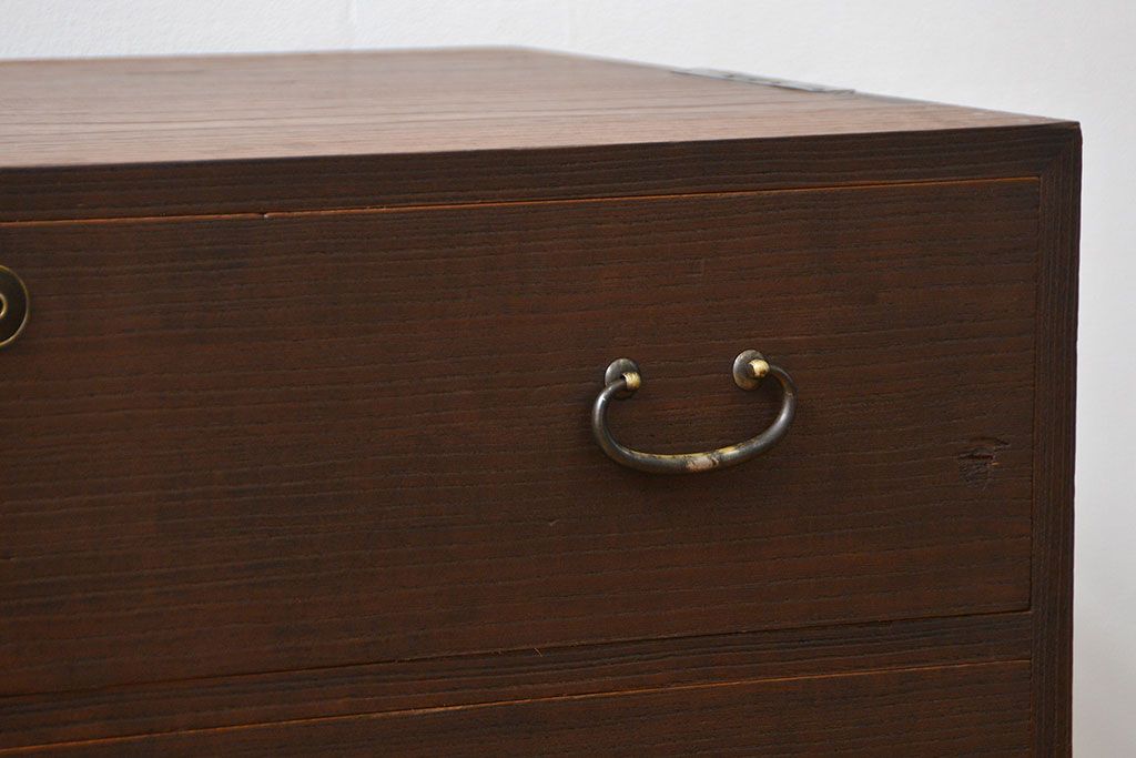 アンティーク家具　アンティーク 上質な造りの桐材鉄脚ローチェスト(2、桐箪笥、桐たんす) (ローボード、桐箪笥、桐たんす)