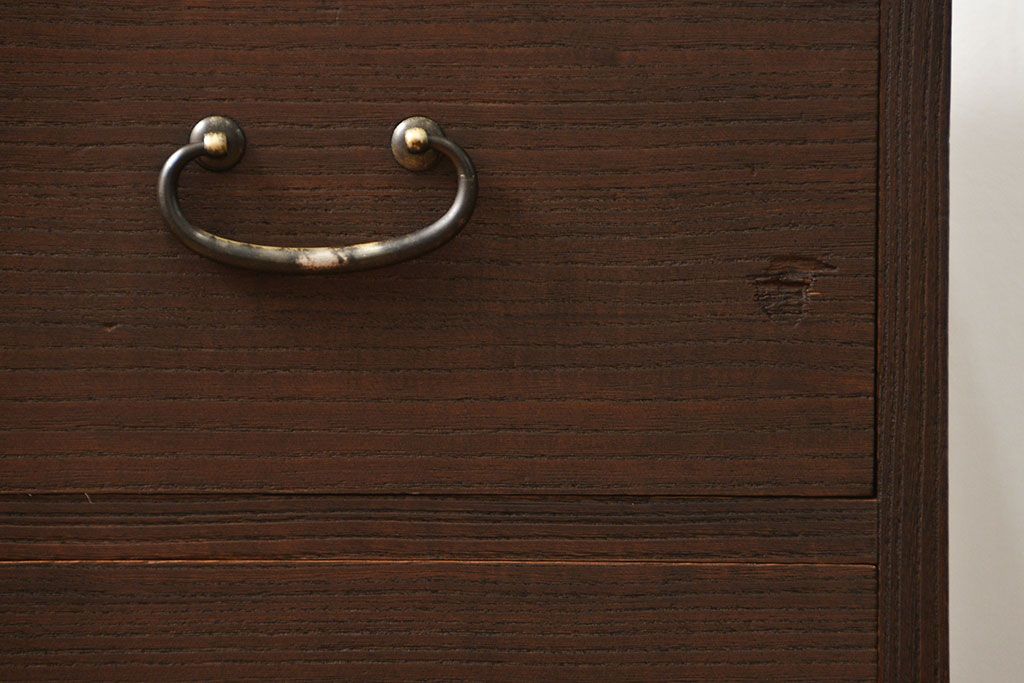 アンティーク家具　アンティーク 上質な造りの桐材鉄脚ローチェスト(2、桐箪笥、桐たんす) (ローボード、桐箪笥、桐たんす)