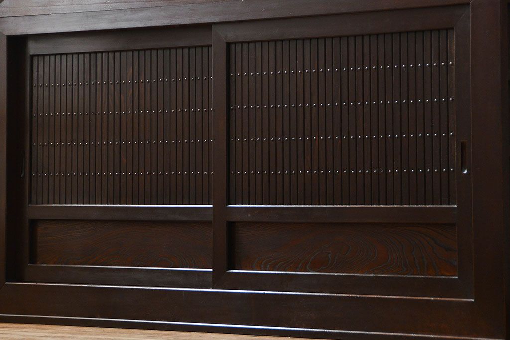 アンティーク家具　古民具・骨董 モダンで上質な背の高い六尺水屋箪笥(食器棚、収納棚)