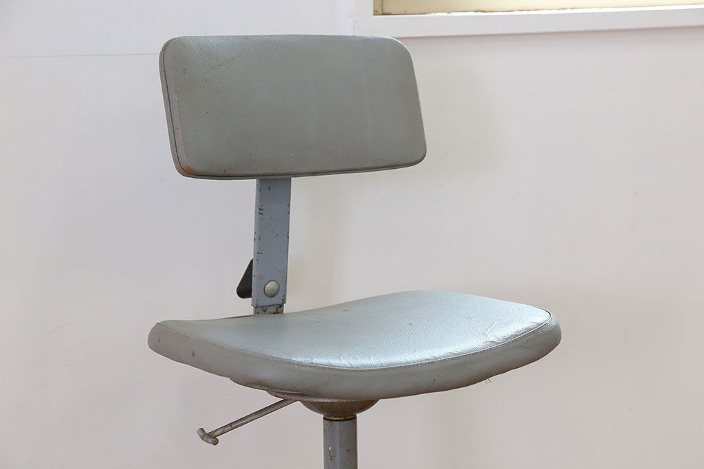 ヴィンテージ家具　イギリスビンテージ ファクトリー 回転椅子(1)(チェア、イス)