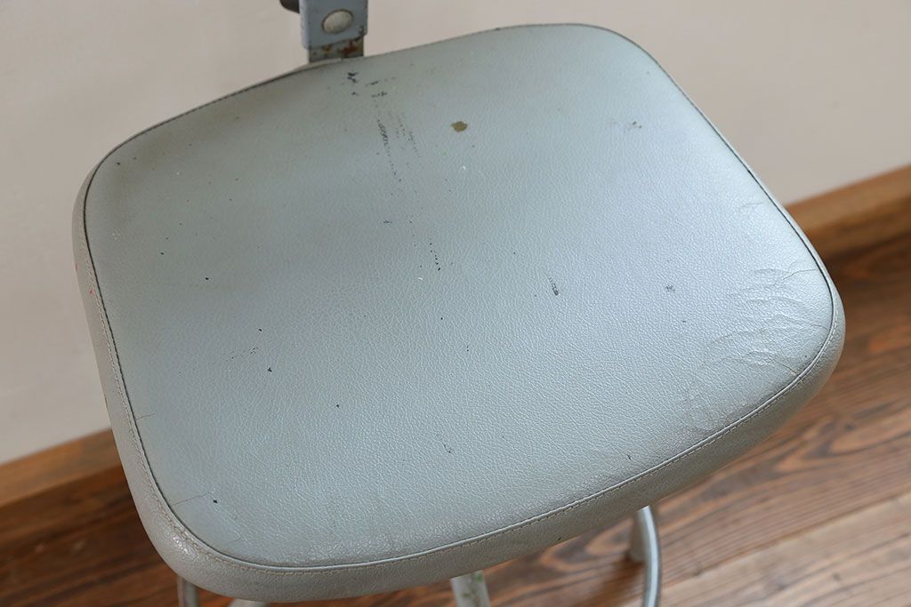 ヴィンテージ家具　イギリスビンテージ ファクトリー 回転椅子(1)(チェア、イス)