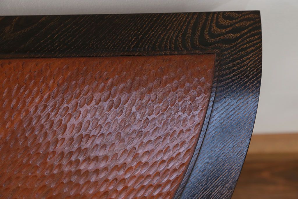 ヴィンテージ家具　1970年頃　ビンテージ品　高級栗材を使用した上質なコーナーラック(飾り棚)