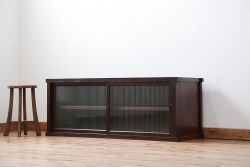 アンティーク家具　アンティーク モールガラス入りのシンプルなローボード(収納棚、テレビボード)