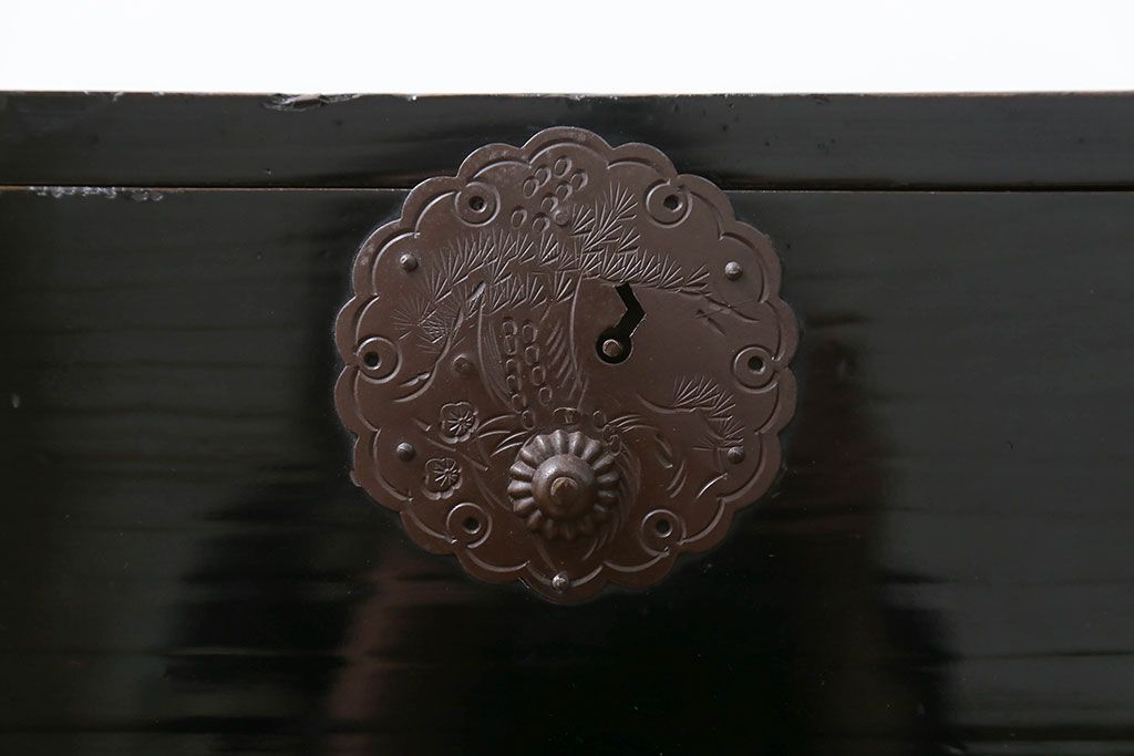 アンティーク家具　古民具・骨董 黒漆塗り 庄内箪笥ローボード(時代箪笥)