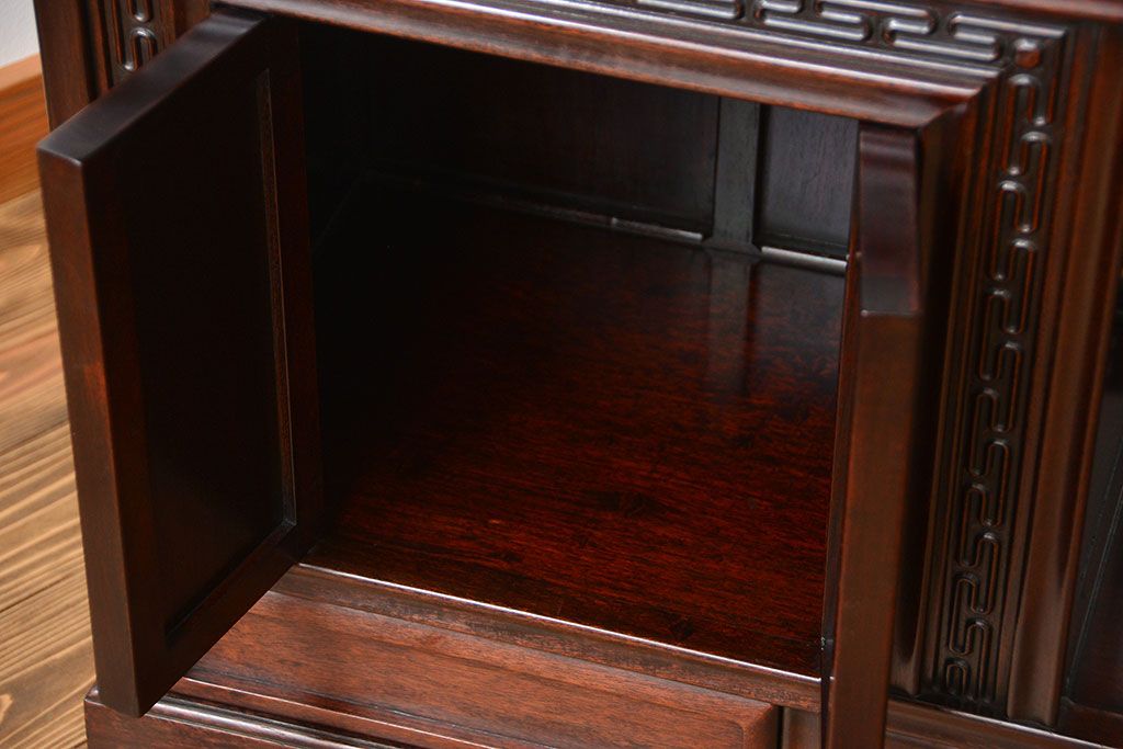 アンティーク家具　1970年頃 唐木製の高級飾り棚(茶棚、茶箪笥)