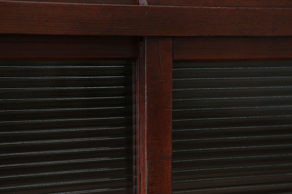 アンティーク家具　アンティーク 古い木のモールガラス収納棚(戸棚)