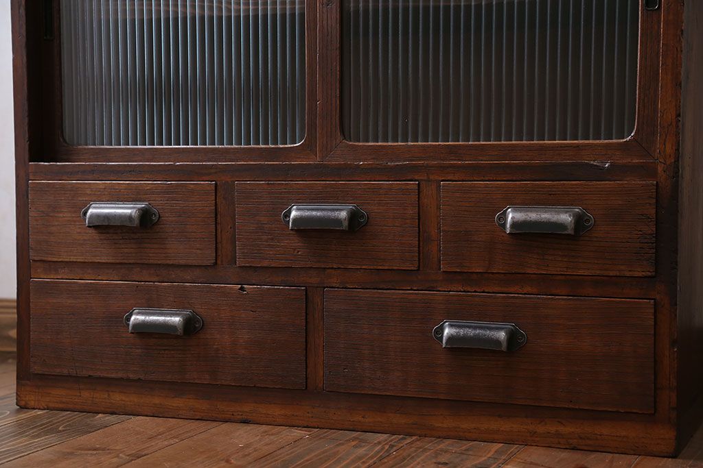 レトロ家具 昭和レトロ モールガラス アンティーク収納棚(キャビネット 