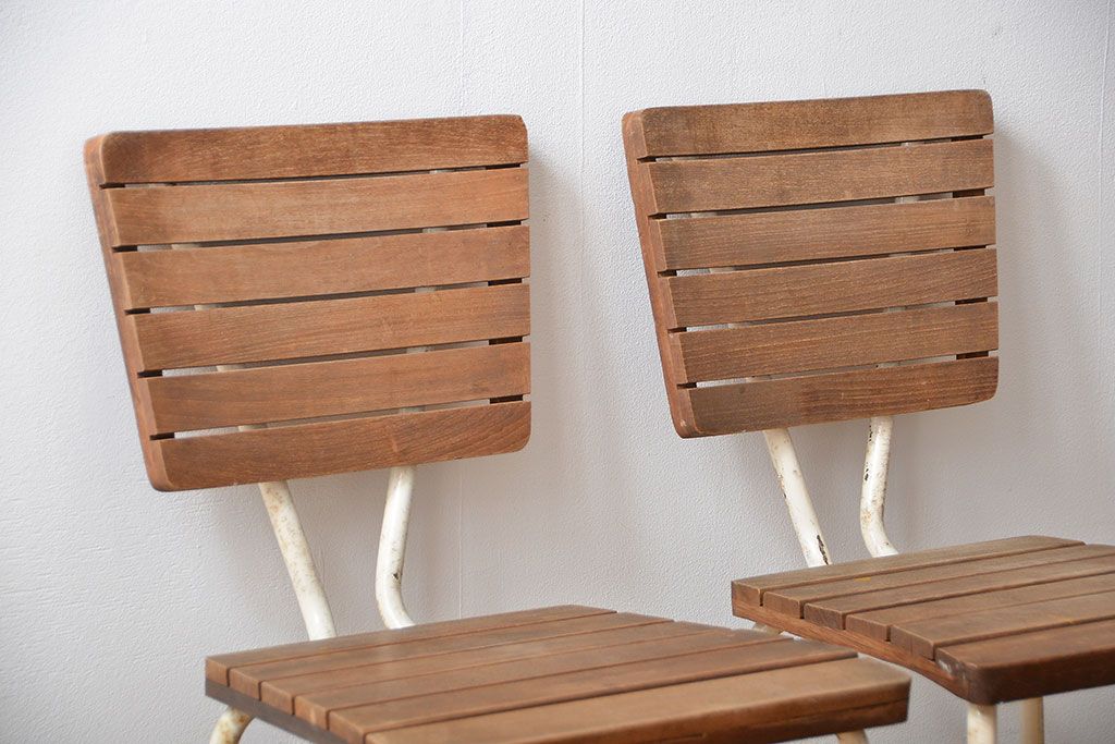 アンティーク家具　イギリスアンティーク ペンキのはげたガーデンチェア2脚セット(1)(椅子、イス)