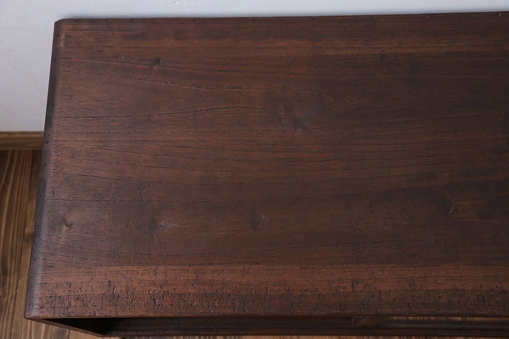 アンティーク家具　アンティーク 鉄脚付きのモールガラスローボード(収納棚)