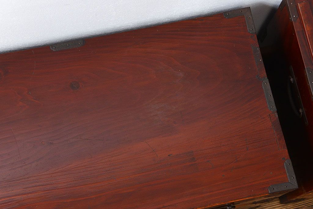 アンティーク家具　アンティーク 前面欅材の漆のキレイな庄内箪笥(時代箪笥)
