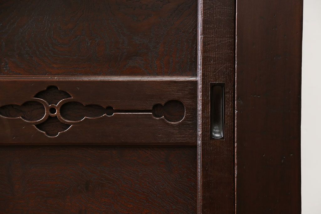 アンティーク家具　アンティーク 黒柿材をふんだんに使用した上手四尺水屋箪笥(時代箪笥)