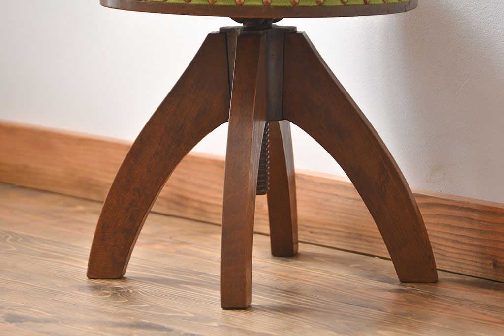レトロ家具　アンティーク　レトロでかわいい回転スツール(丸椅子)