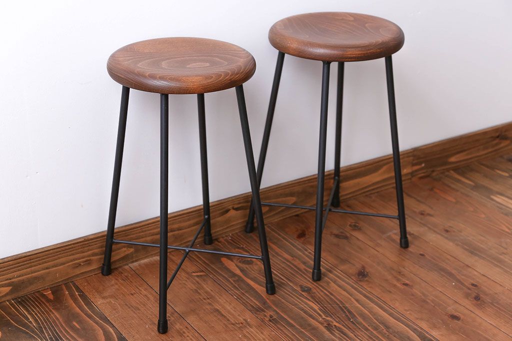 アンティーク家具　ナチュラルなペイントスツール2脚セット(椅子)