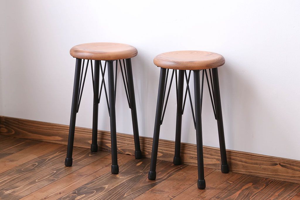 アンティーク家具　ペイント鉄脚のナチュラルスツール2脚セット(椅子、イス)