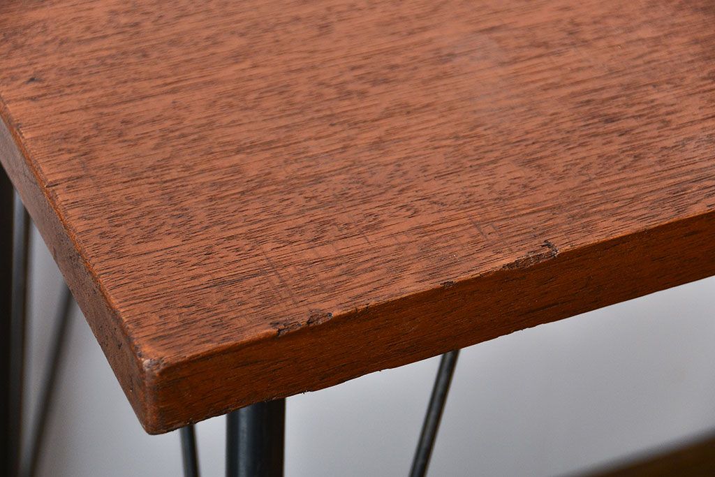 レトロ家具　昭和レトロ　天板一枚板!古材を使った鉄脚テーブル(2)(作業台)